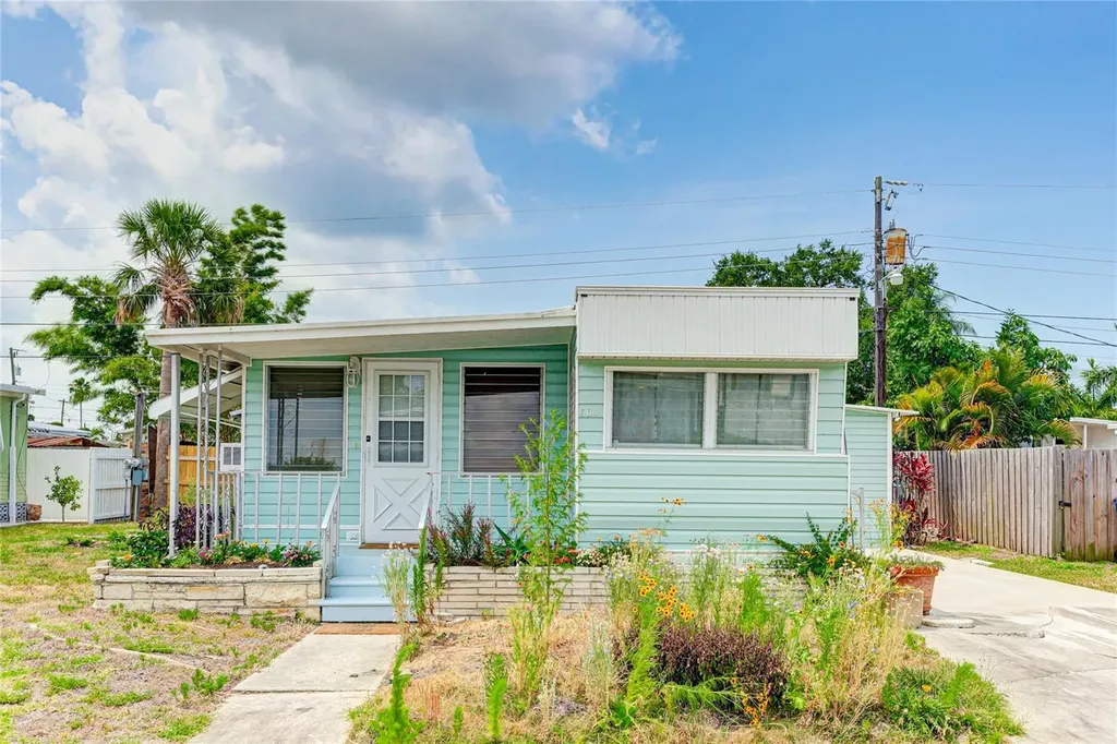 604 49th Avenue Drive W Bradenton FL 34207
