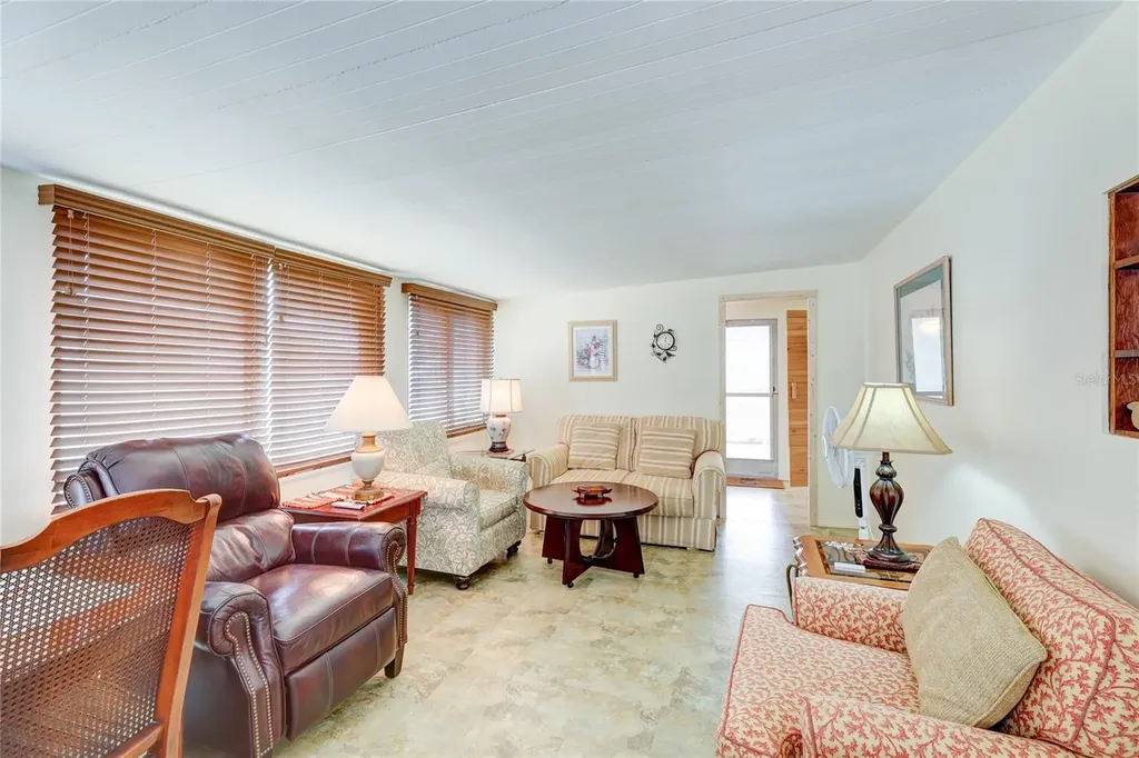 604 49th Avenue Drive W Bradenton FL 34207