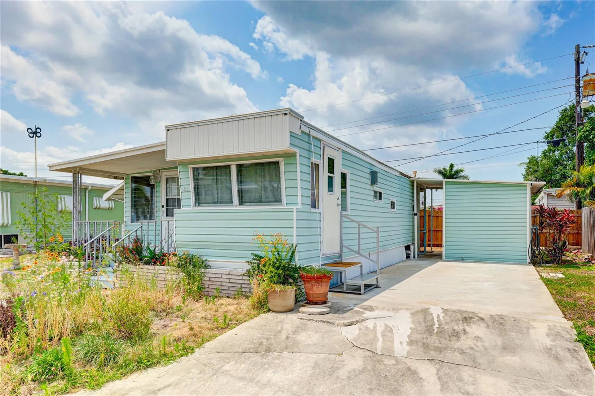 604 49th Avenue Drive W Bradenton FL 34207