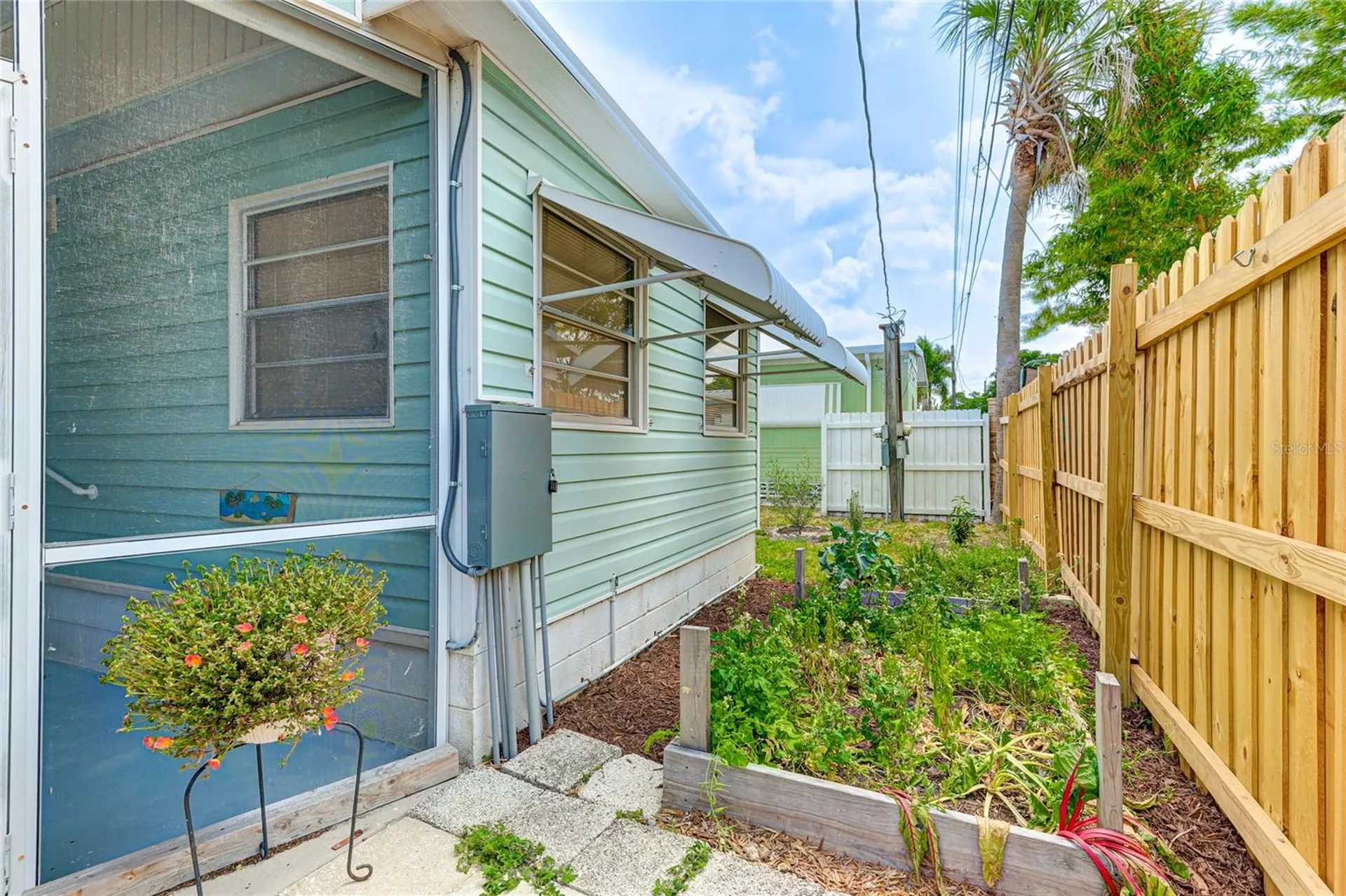 604 49th Avenue Drive W Bradenton FL 34207