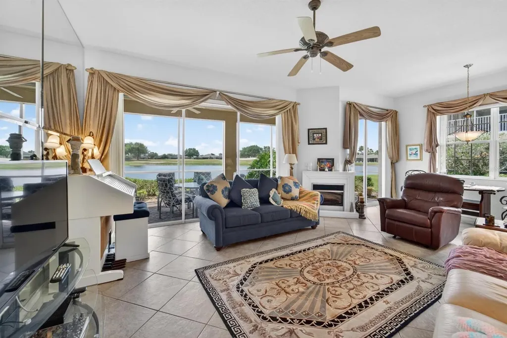 1364 Emerald Dunes Drive Sun City Center FL 33573