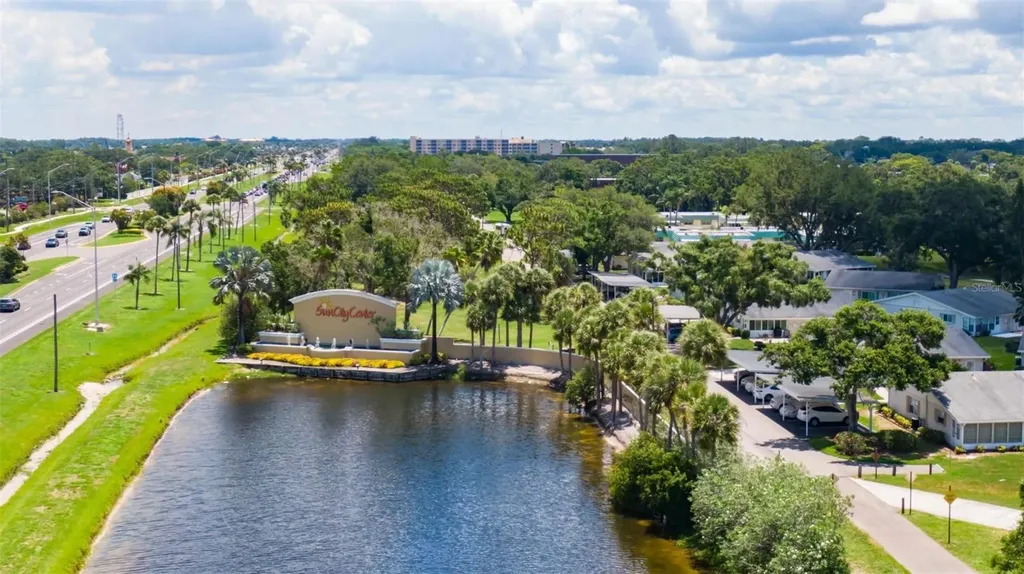 1364 Emerald Dunes Drive Sun City Center FL 33573