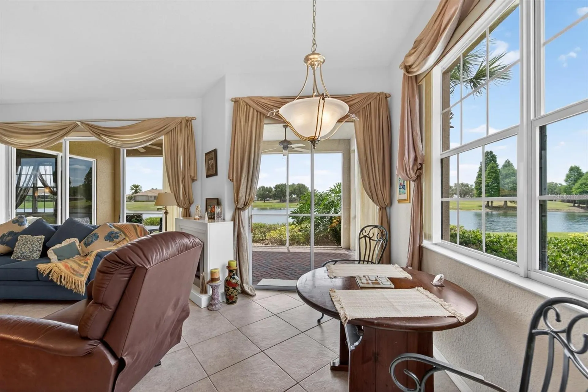 1364 Emerald Dunes Drive Sun City Center FL 33573