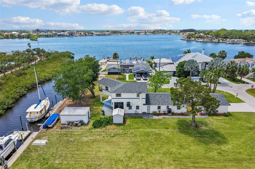 8212 Hayward Lane Port Richey FL 34668