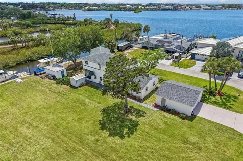 8212 Hayward Lane Port Richey FL 34668