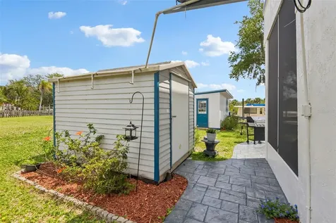 8212 Hayward Lane Port Richey FL 34668