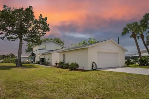 8212 Hayward Lane Port Richey FL 34668