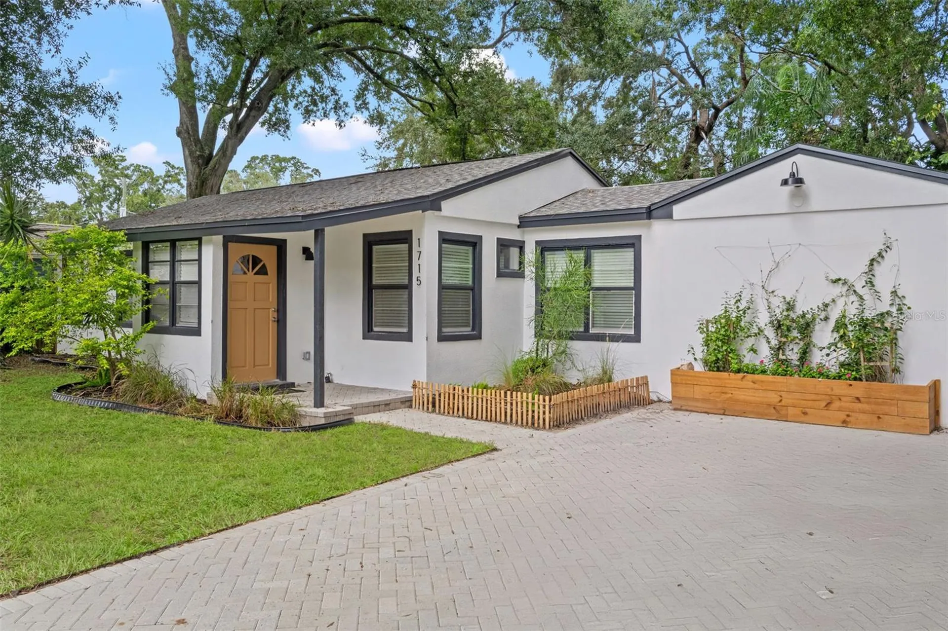 1715 N Alexander Road Tampa FL 33603