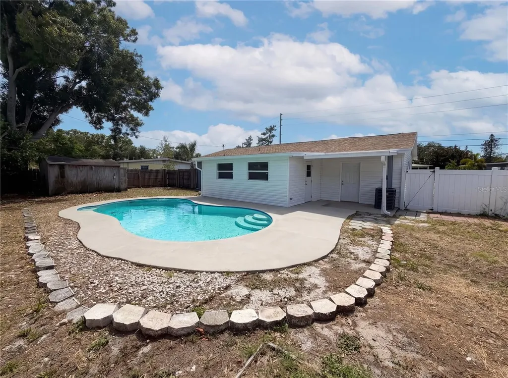 15525 Bedford Circle E Clearwater FL 33764