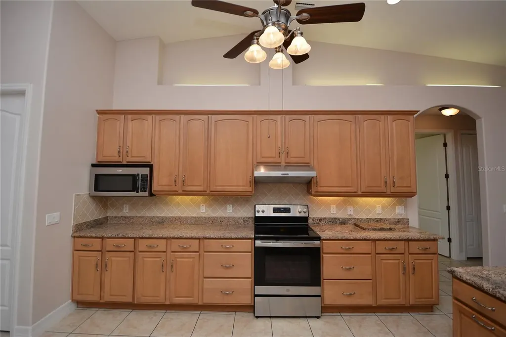 8 Fernon Lane Palm Coast FL 32137