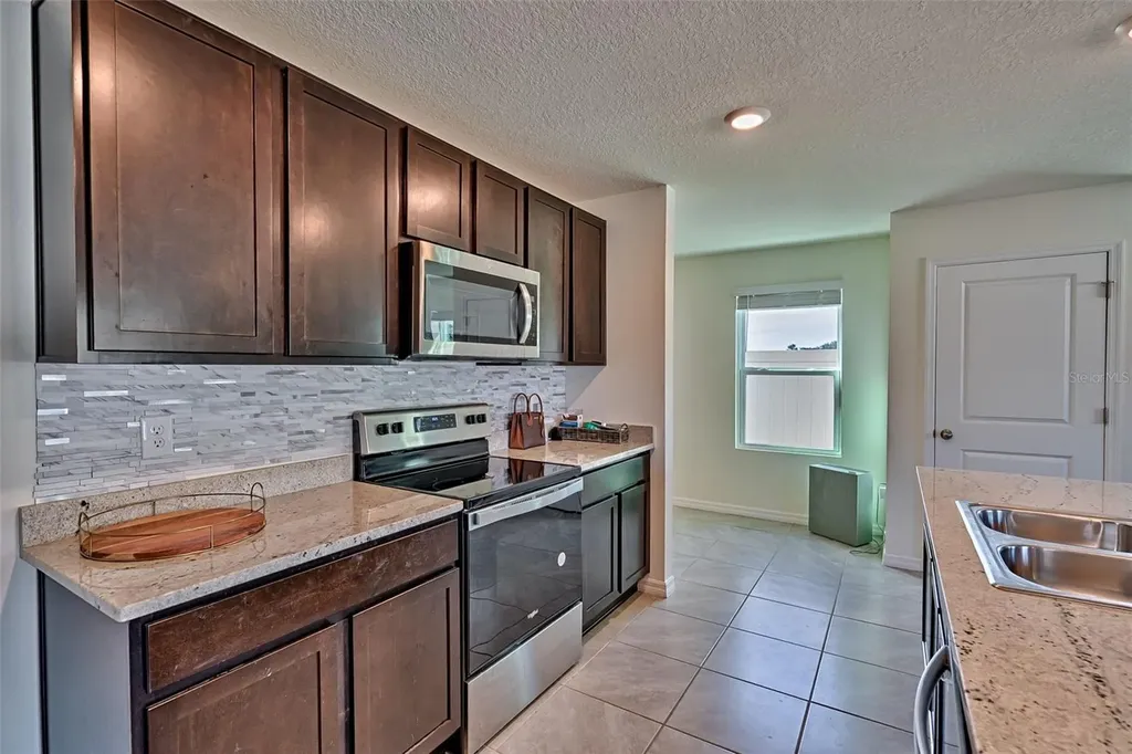 1100 NW 248th Drive Newberry FL 32669