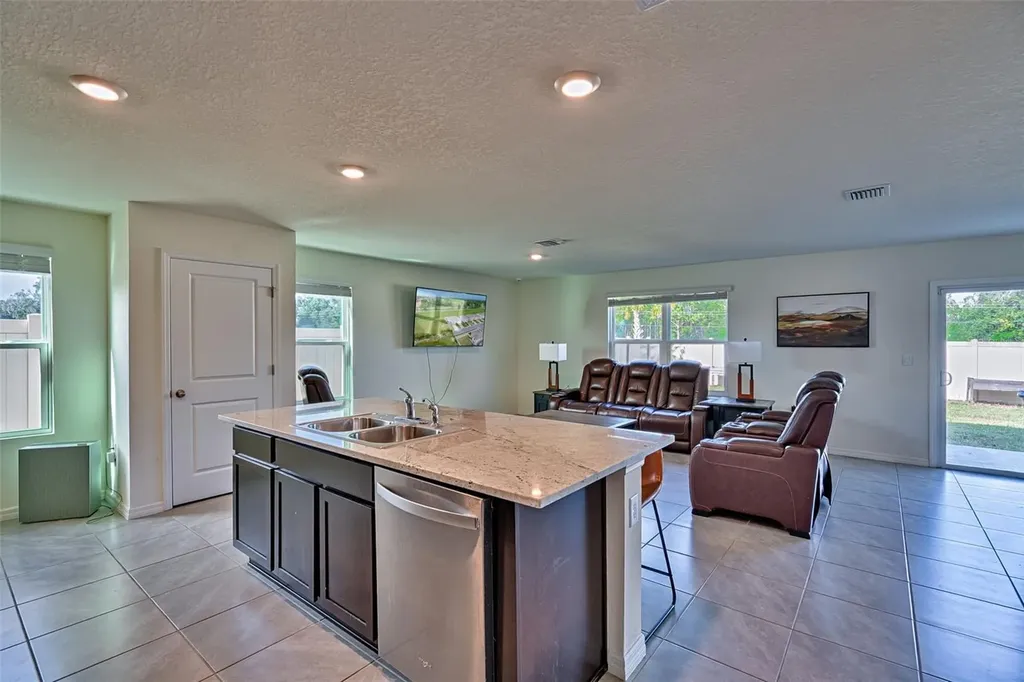 1100 NW 248th Drive Newberry FL 32669