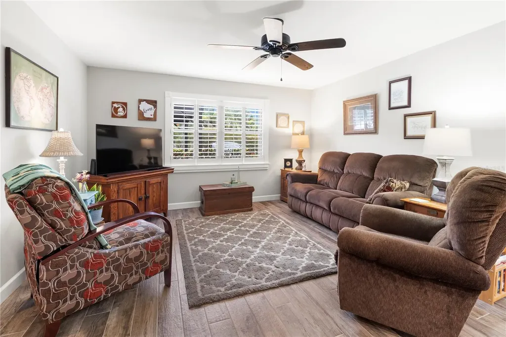 6064 Fairway Lane Bradenton FL 34210