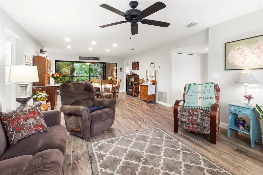 6064 Fairway Lane Bradenton FL 34210