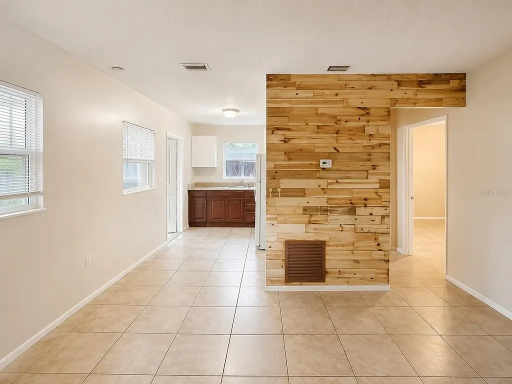 5411 70th Lane N St Petersburg FL 33709