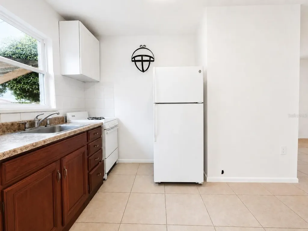 5411 70th Lane N St Petersburg FL 33709