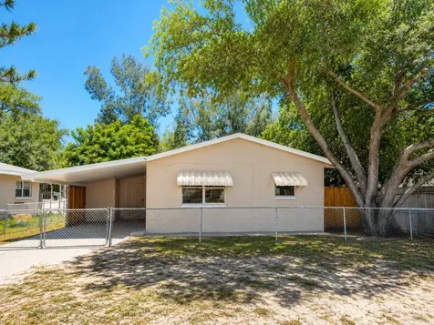 5411 70TH Lane N St Petersburg FL 33709