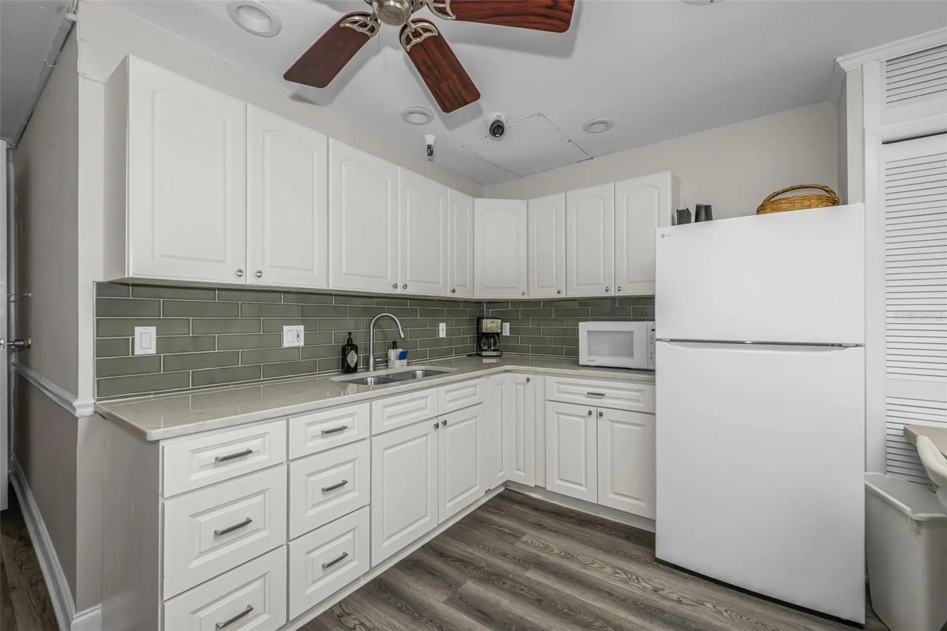100 Bluff View Drive Belleair Bluffs FL 33770