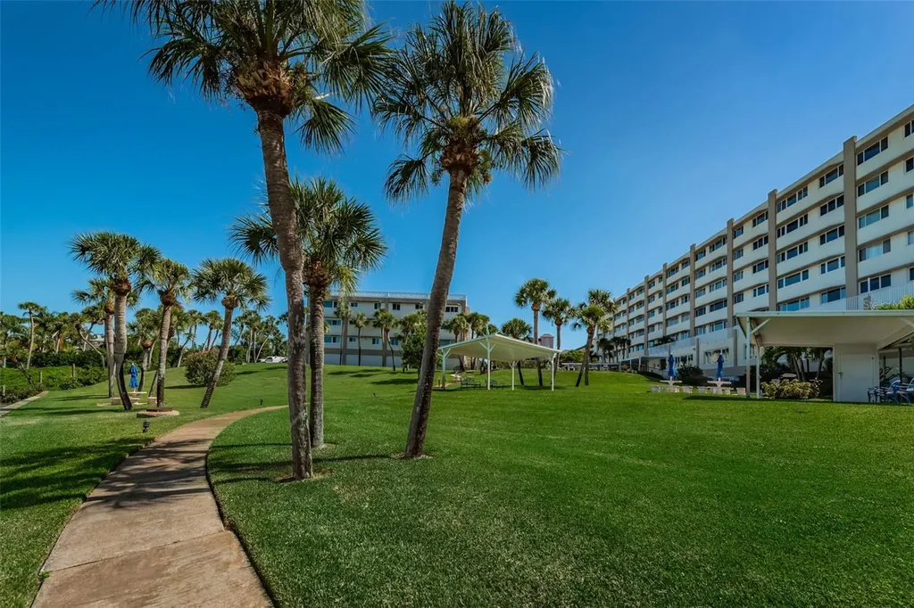 100 Bluff View Drive Belleair Bluffs FL 33770