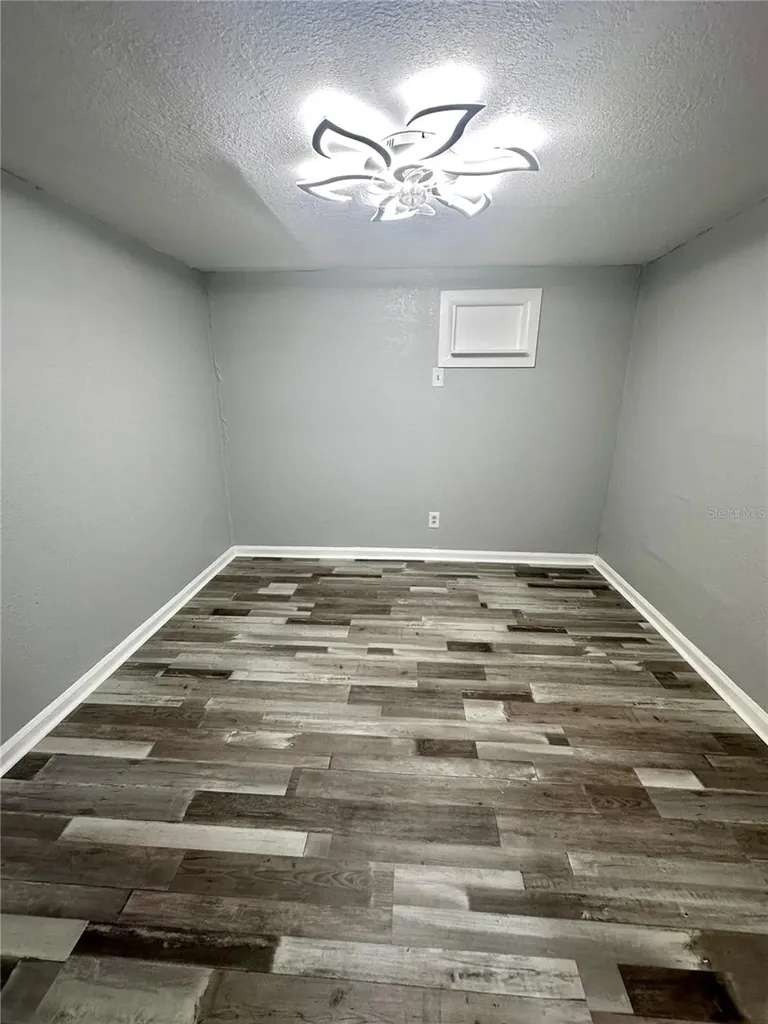 128 W North Street Tampa FL 33604