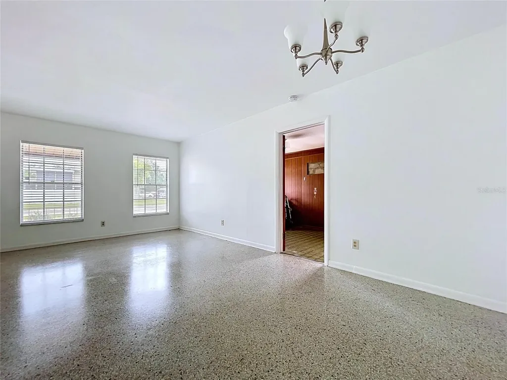 7706 W Elm Street Tampa FL 33615