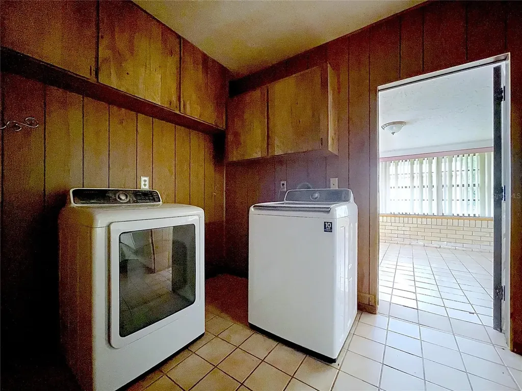 7706 W Elm Street Tampa FL 33615