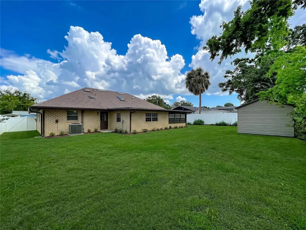 7706 W Elm Street Tampa FL 33615