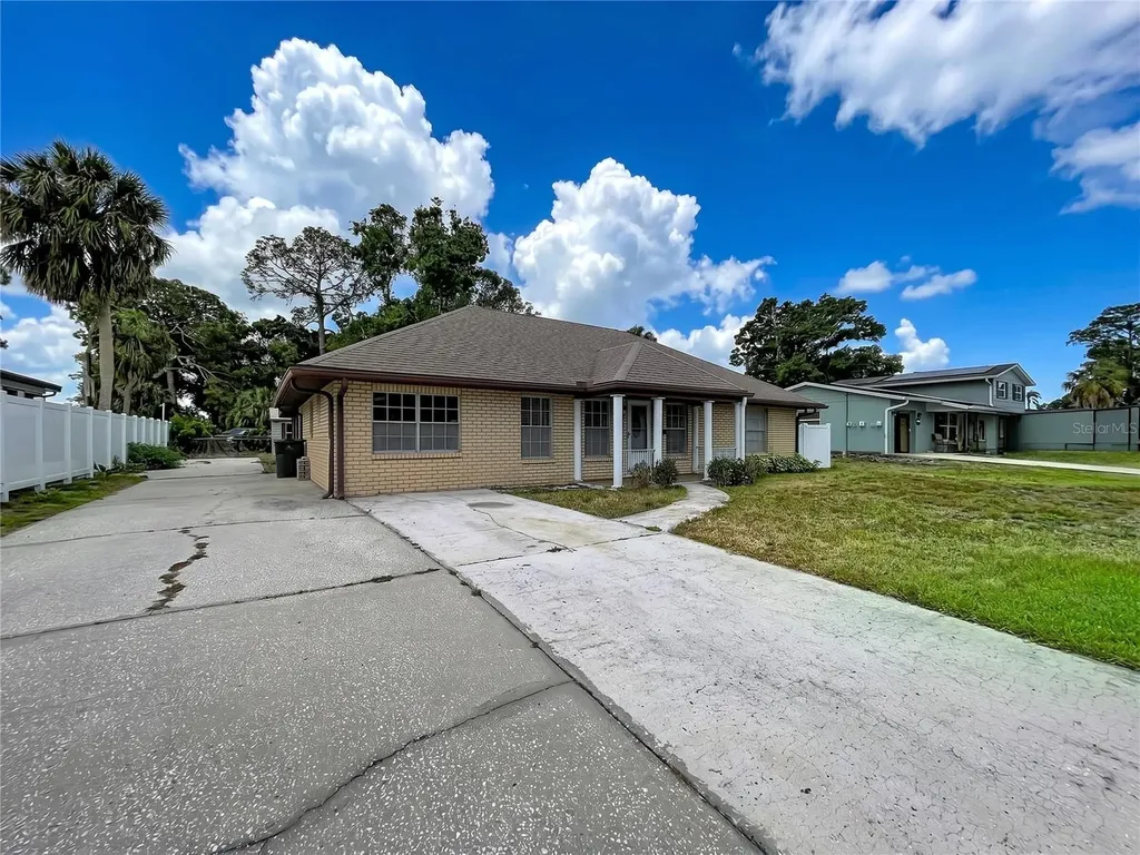 7706 W Elm Street Tampa FL 33615