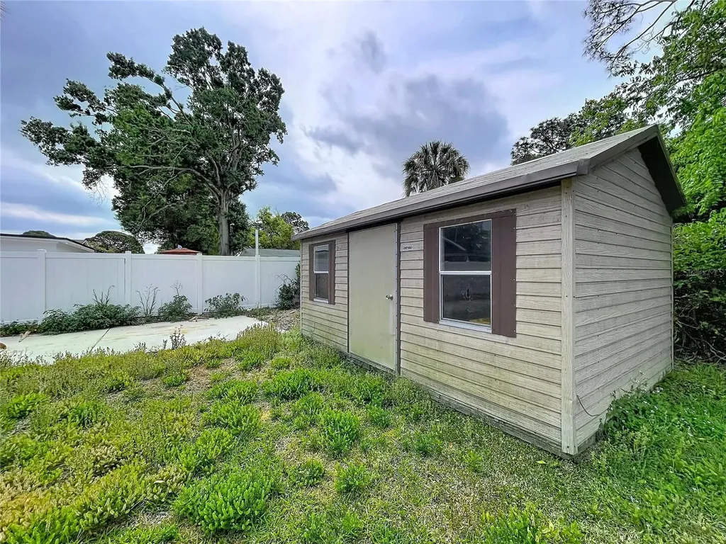 7706 W Elm Street Tampa FL 33615