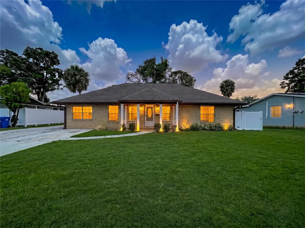 7706 W Elm Street Tampa FL 33615