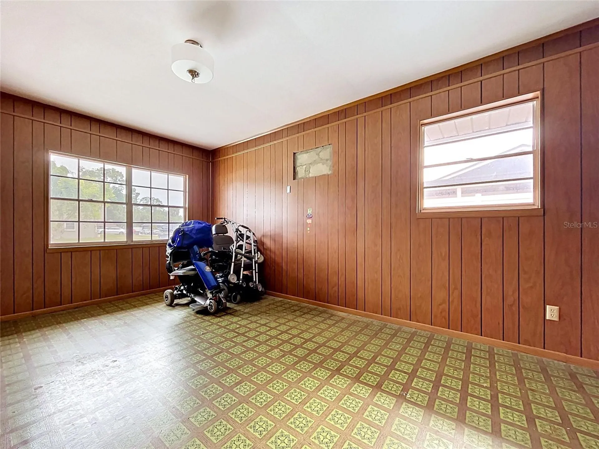 7706 W Elm Street Tampa FL 33615