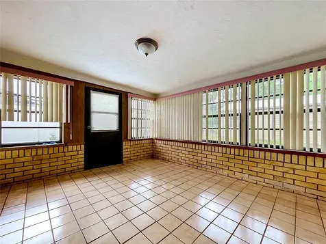 7706 W Elm Street Tampa FL 33615