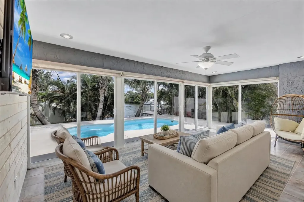 4417 Trout Drive SE St Petersburg FL 33705
