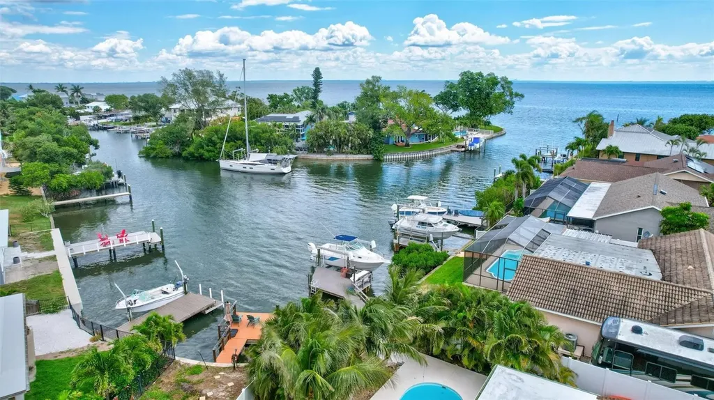 4417 Trout Drive SE St Petersburg FL 33705