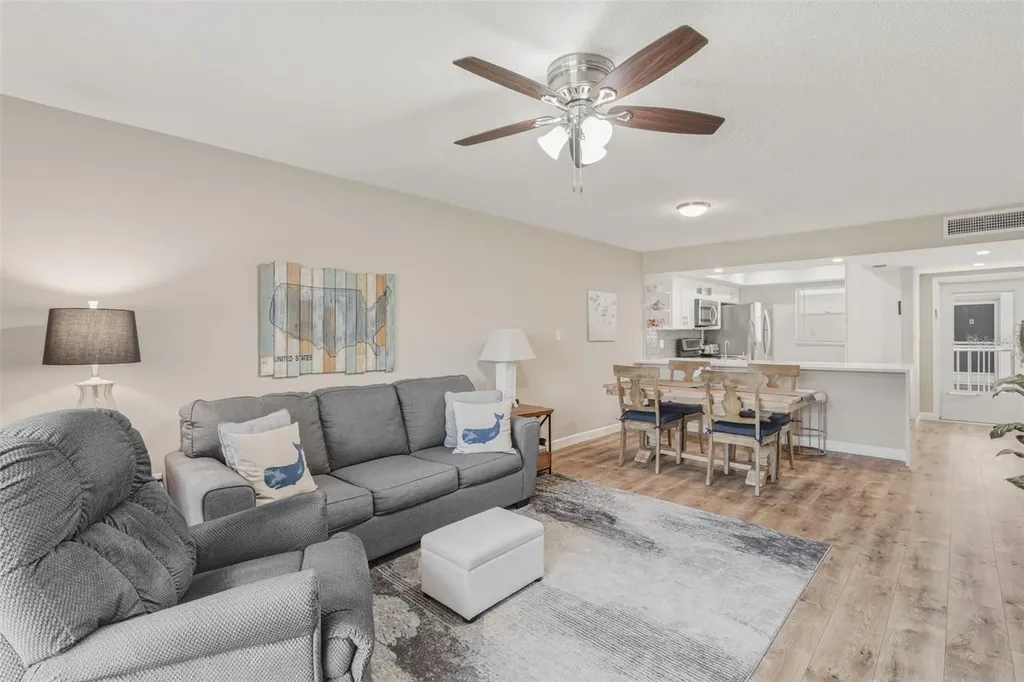 1520 Glen Oaks Drive E Sarasota FL 34232