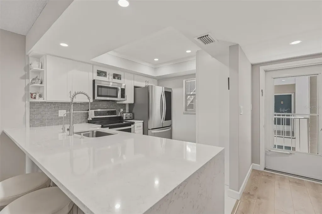 1520 Glen Oaks Drive E Sarasota FL 34232