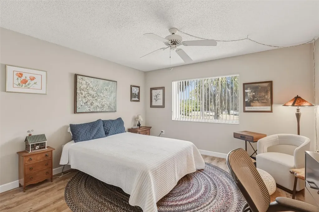 1520 Glen Oaks Drive E Sarasota FL 34232