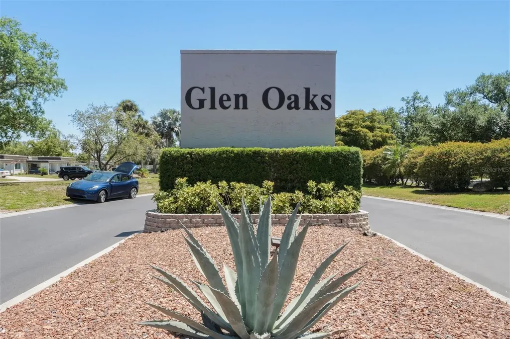 1520 Glen Oaks Drive E Sarasota FL 34232