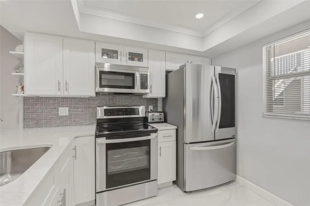 1520 Glen Oaks Drive E Sarasota FL 34232