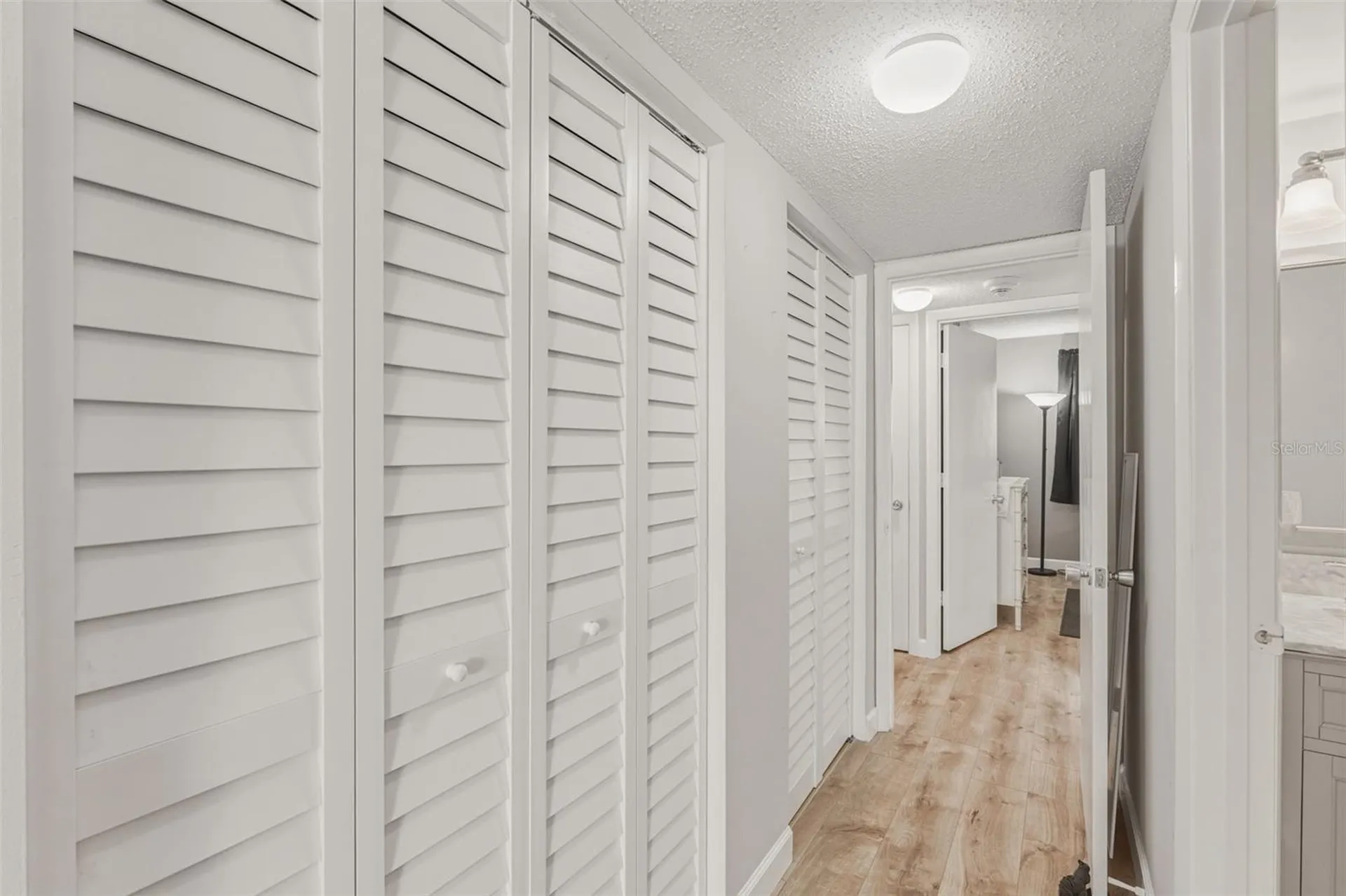 1520 Glen Oaks Drive E Sarasota FL 34232