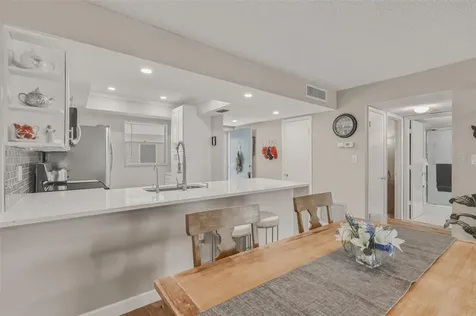 1520 Glen Oaks Drive E Sarasota FL 34232