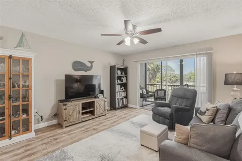 1520 Glen Oaks Drive E Sarasota FL 34232