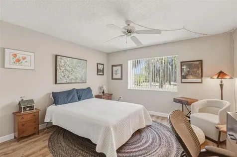 1520 Glen Oaks Drive E Sarasota FL 34232