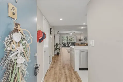1520 Glen Oaks Drive E Sarasota FL 34232