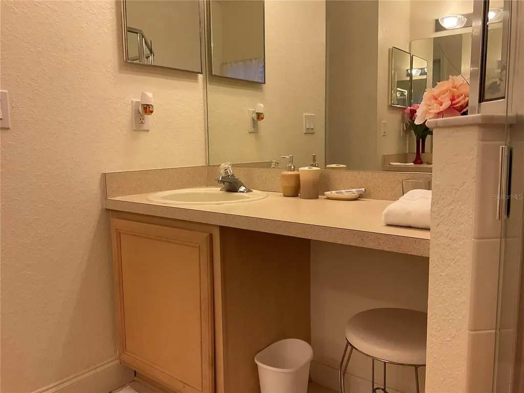 329 Windsor Pi Davenport FL 33896