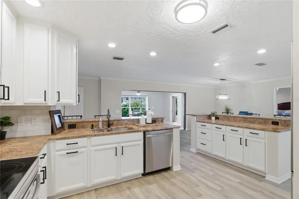 4219 2nd Avenue NE Bradenton FL 34208