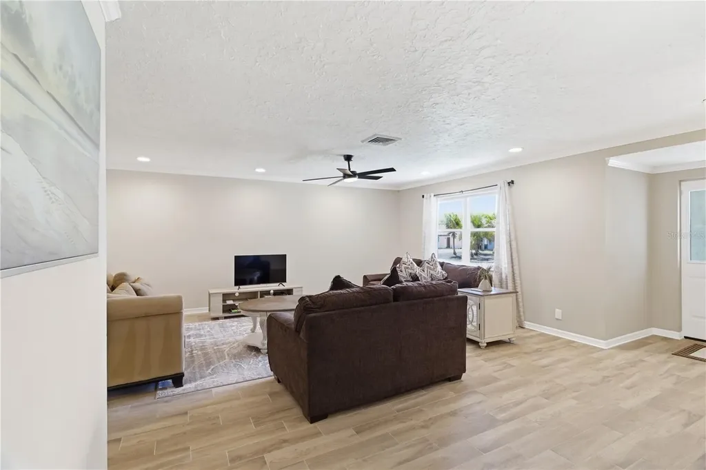 4219 2nd Avenue NE Bradenton FL 34208