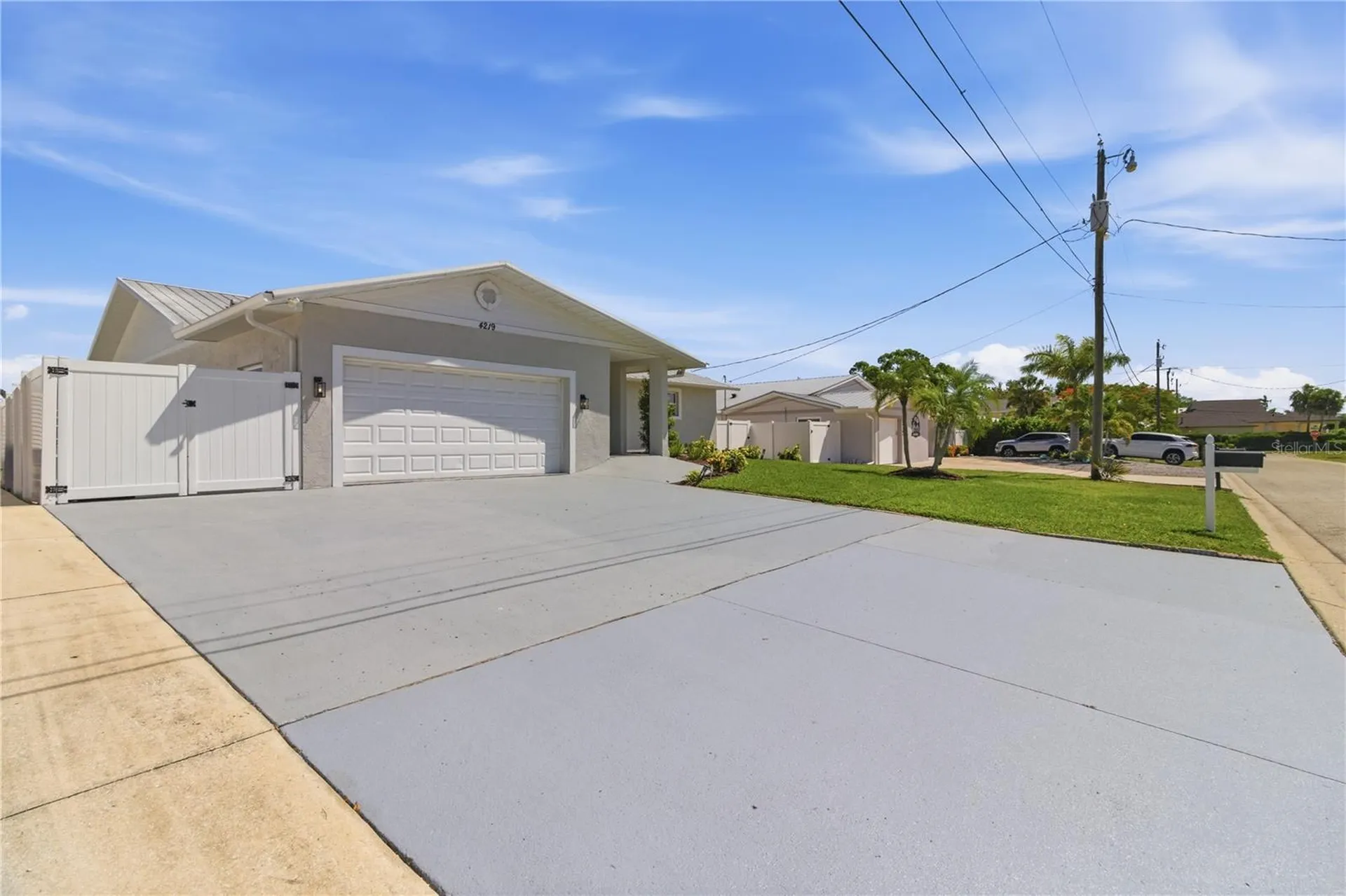 4219 2nd Avenue NE Bradenton FL 34208