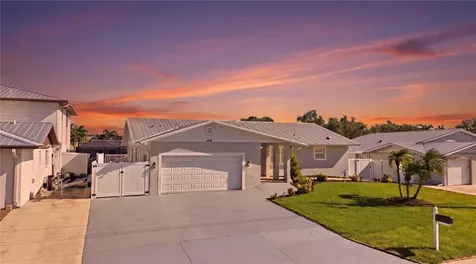 4219 2nd Avenue NE Bradenton FL 34208