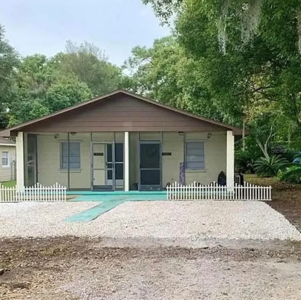 5217 17th Street Zephyrhills FL 33542